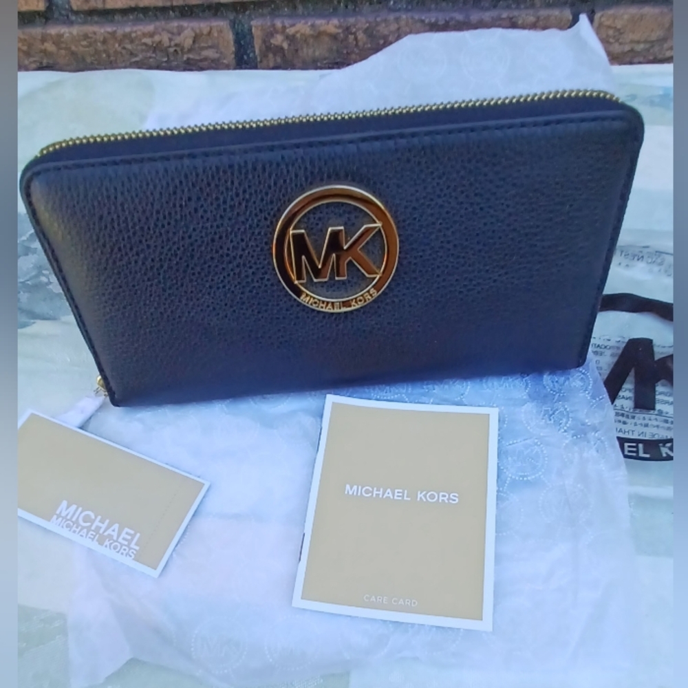 Michael Kors Fulton Zip Around Continental Wallet - Black